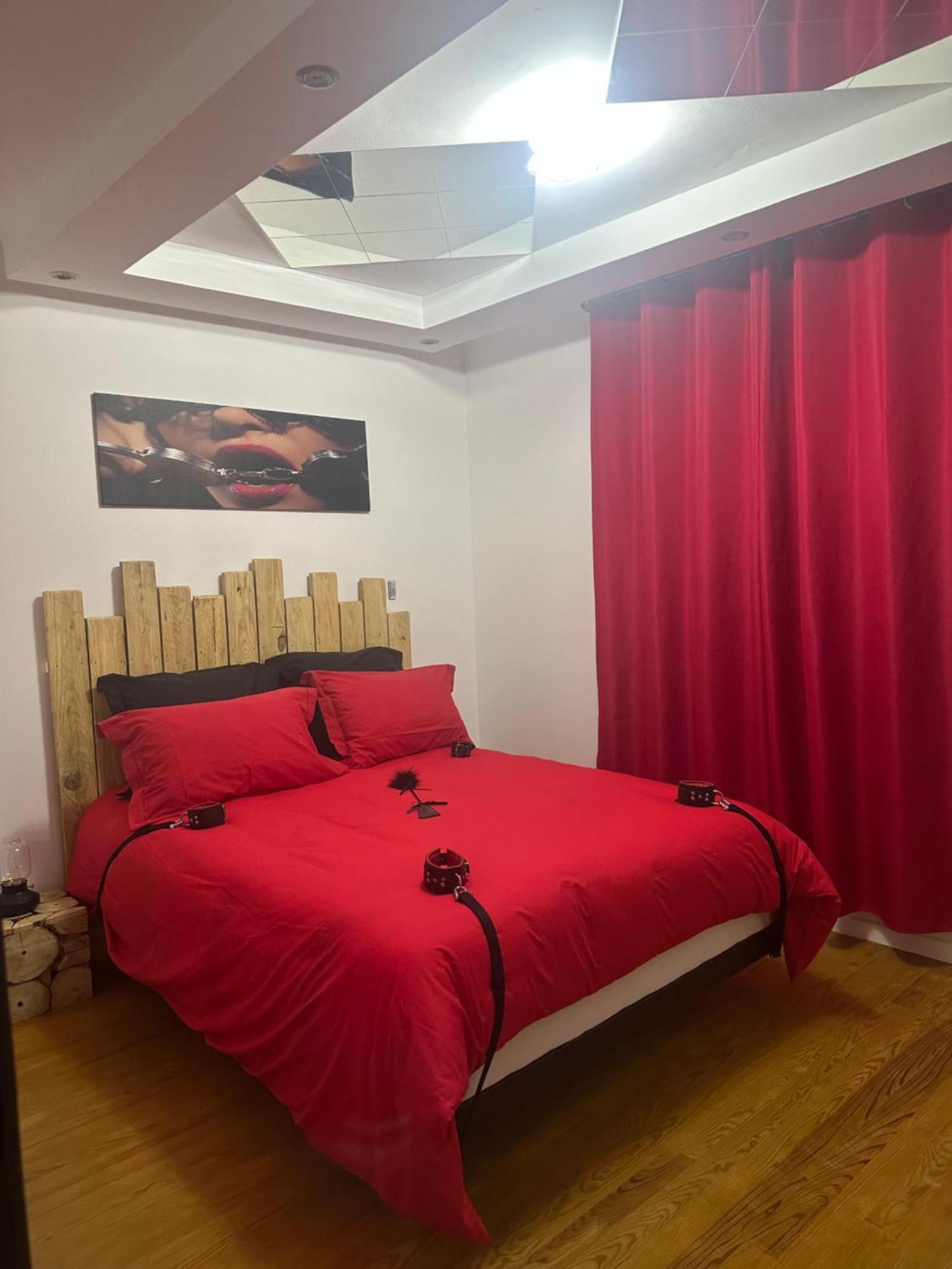 La Maison Des Plaisirs Love Room Champigny  Eksteriør bilde